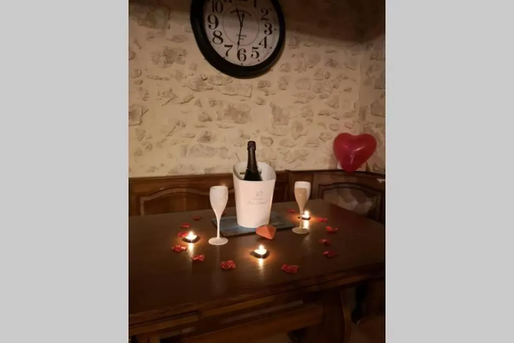 Apartment Le Portougais, Chalet A Chanaz, La Petite Venise Savoyarde